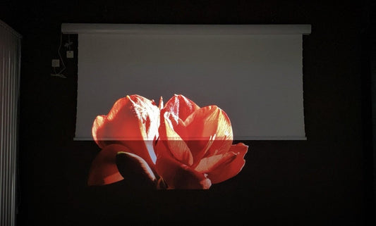 Scene measurement: Where does the projection effect of the VIVIDSTORM screen improve on the white wall? - VIVIDSTORM