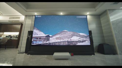 Do Ultra Short Throws projector need a special UST projector screen? - VIVIDSTORM